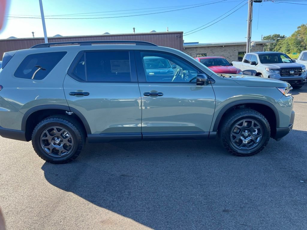 New 2026 Honda Pilot TrailSport image 2