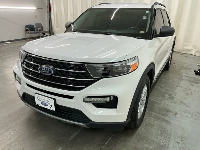 Used 2023 Ford Explorer XLT w/ Equipment Group 202A image 7