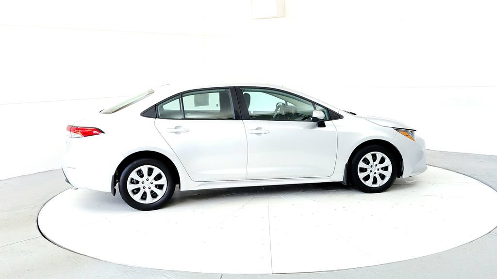 Used 2023 Toyota Corolla LE FWD image 6