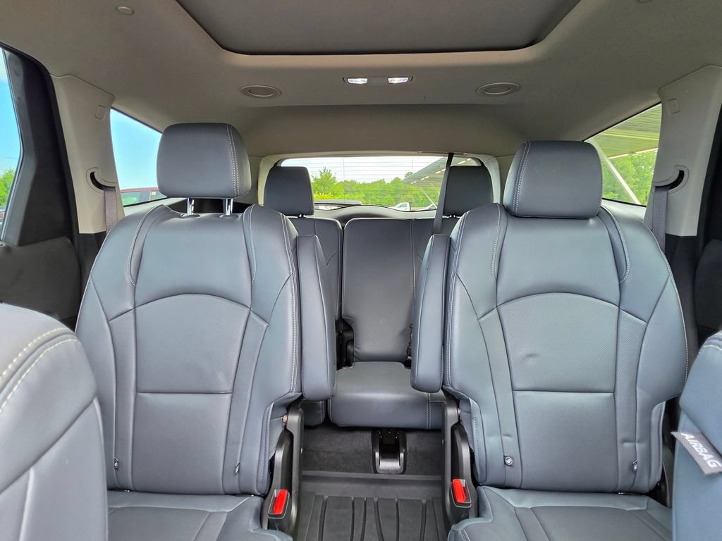 Used 2020 Buick Enclave Essence w/ LPO, Floor Liner Package FWD image 30