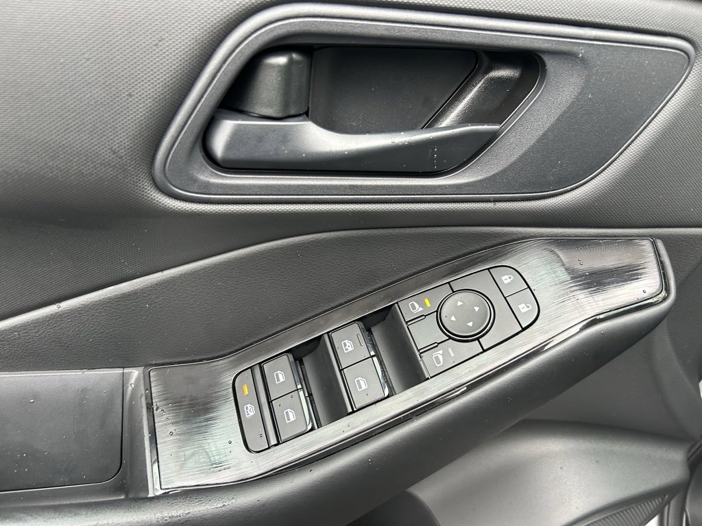 New 2025 Nissan Rogue S image 10