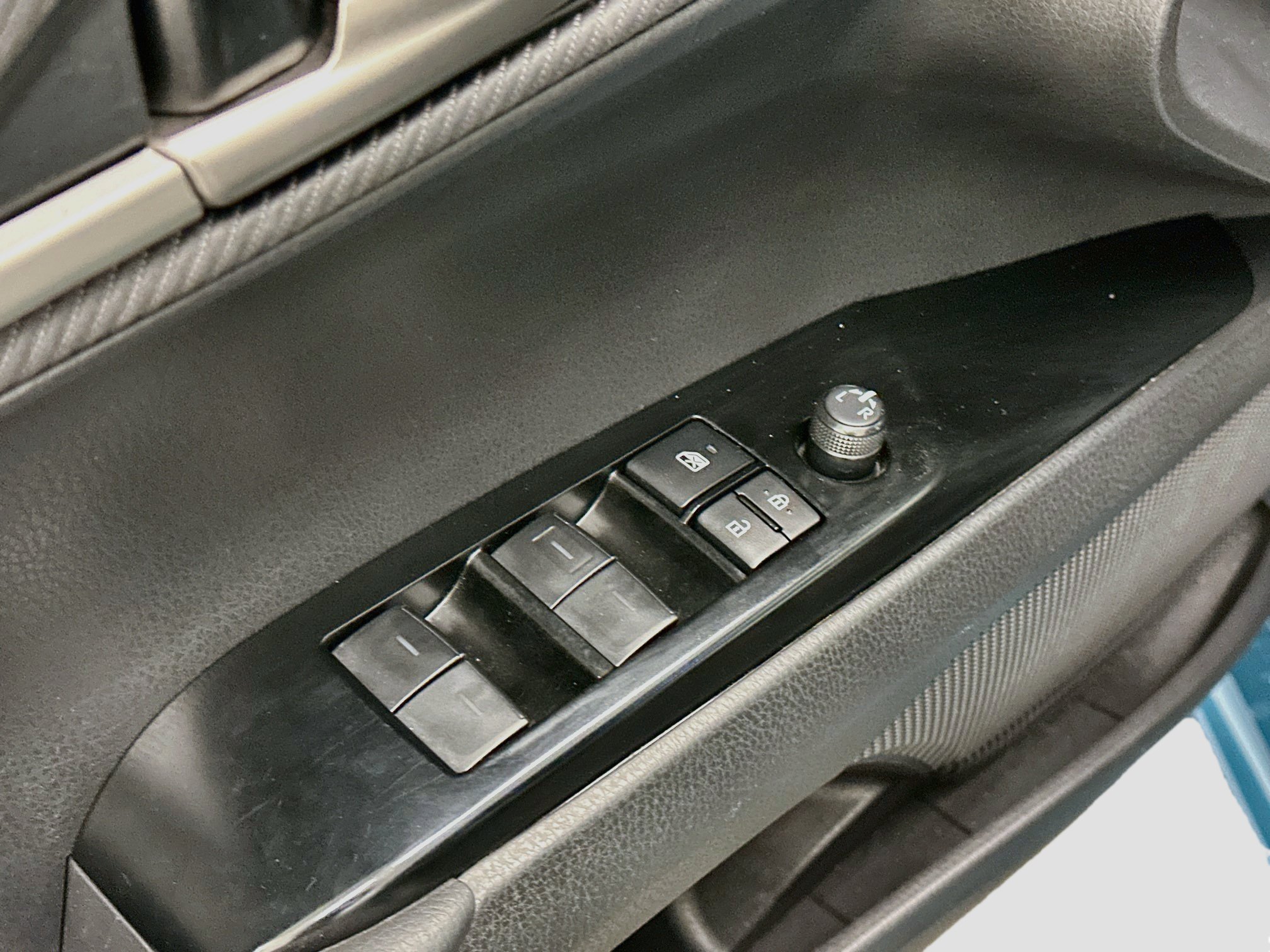 Used 2025 Toyota Camry SE FWD image 15