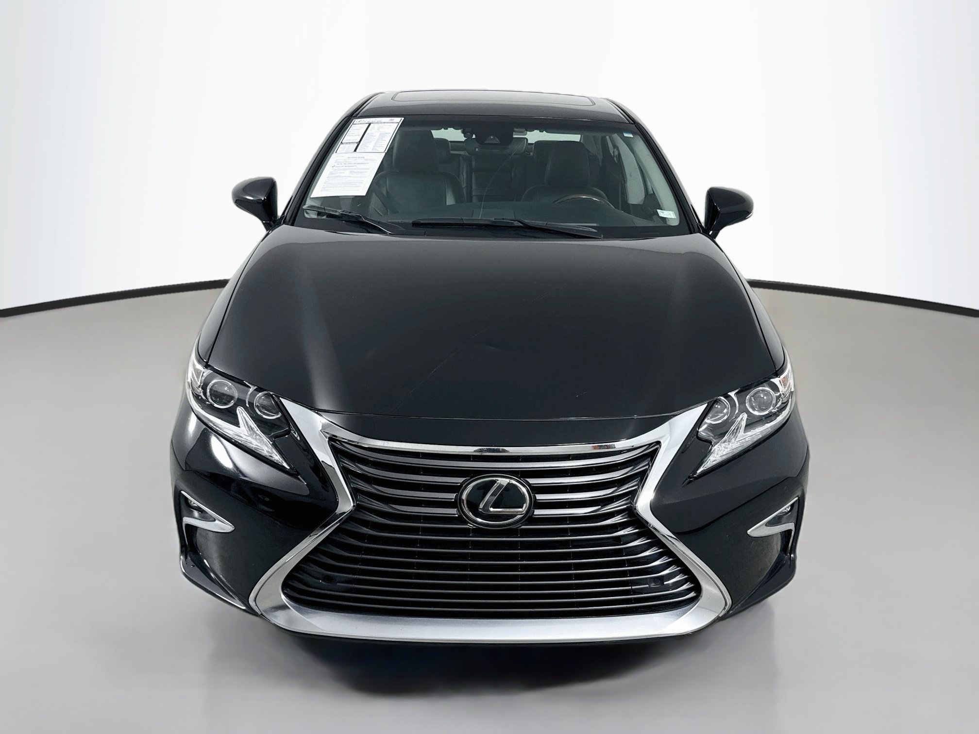 Used 2017 Lexus ES 350 w/ Luxury Package FWD image 2