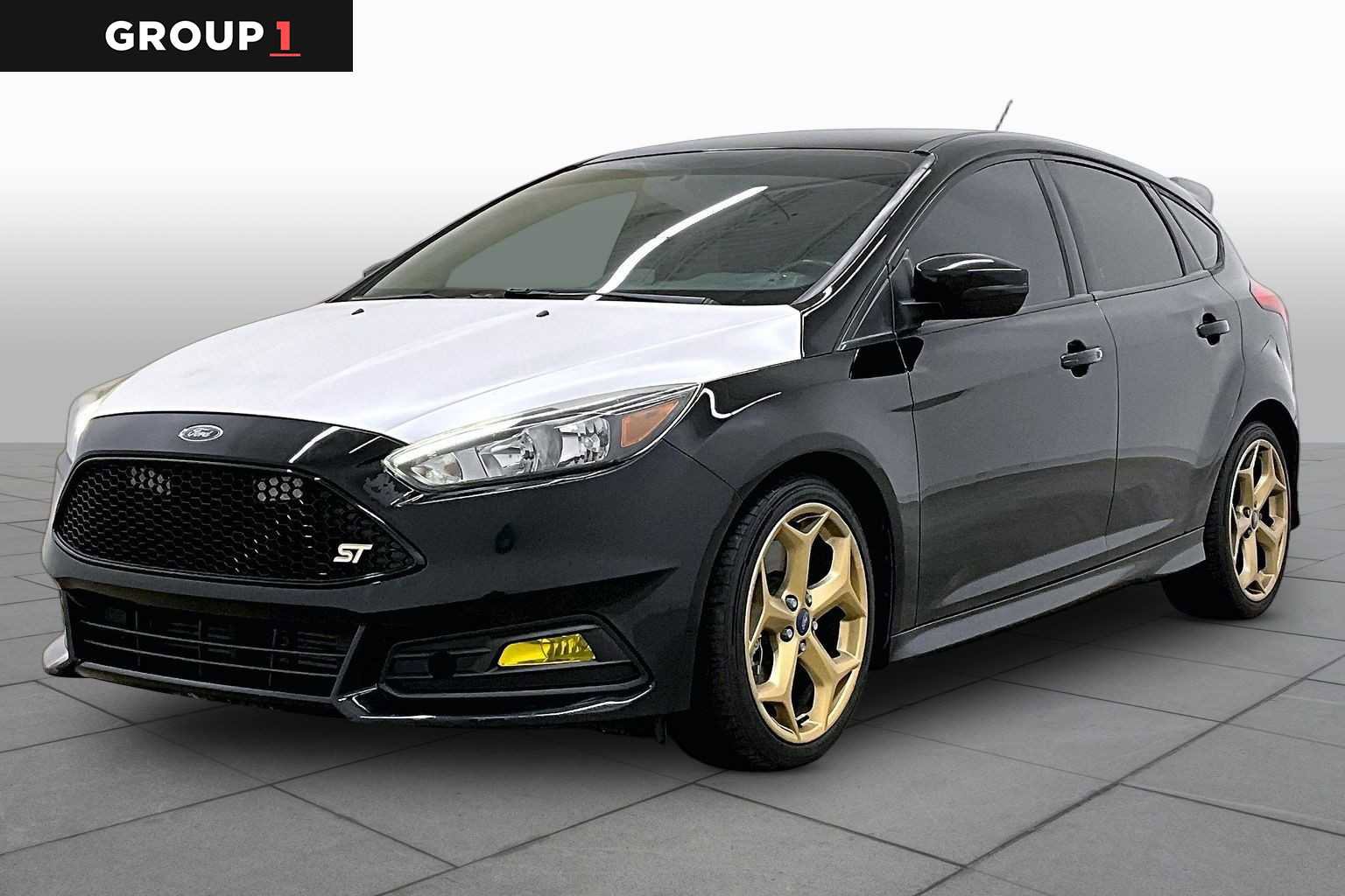 Used 2018 Ford Focus ST FWD image 1