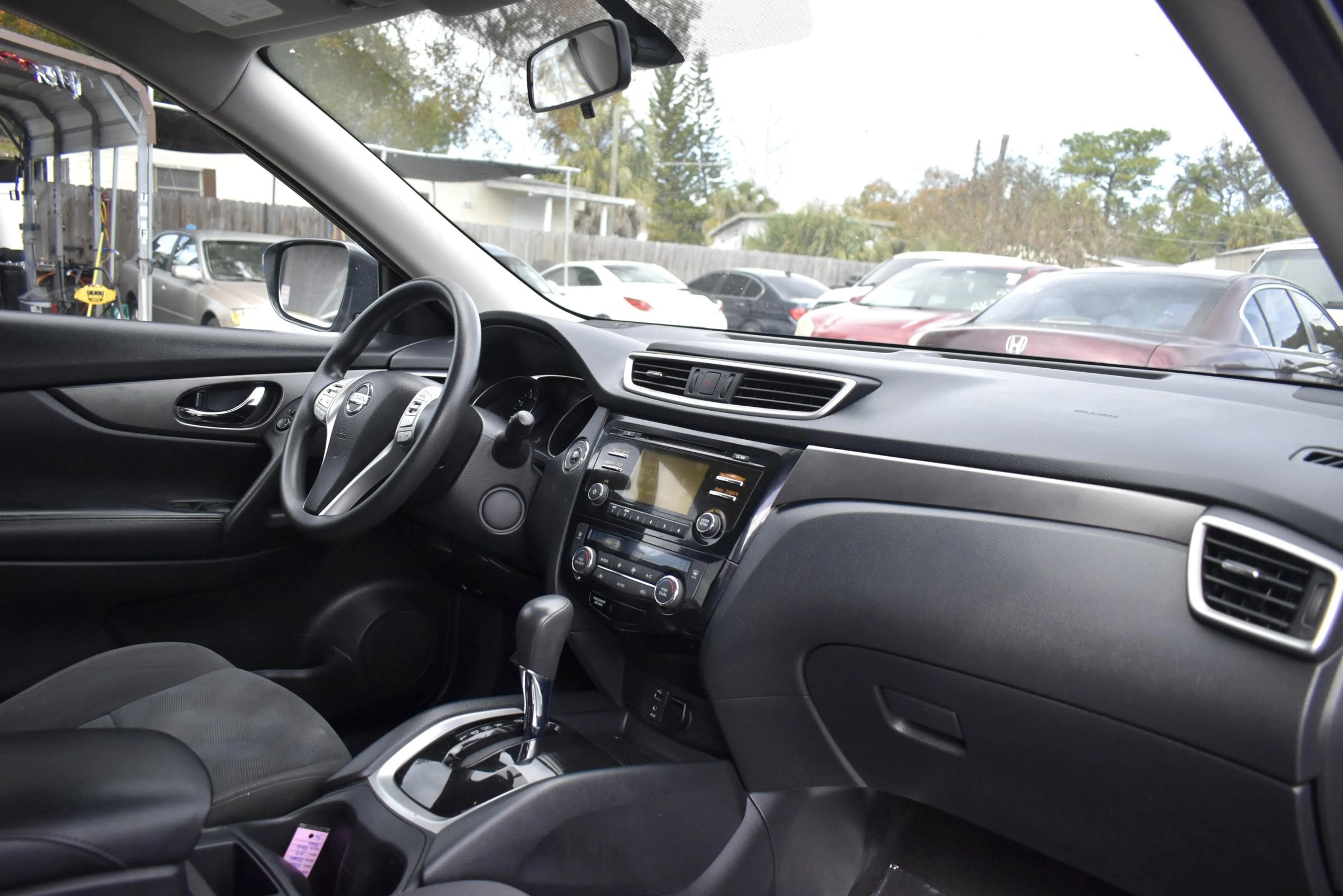 Used 2016 Nissan Rogue SV image 13