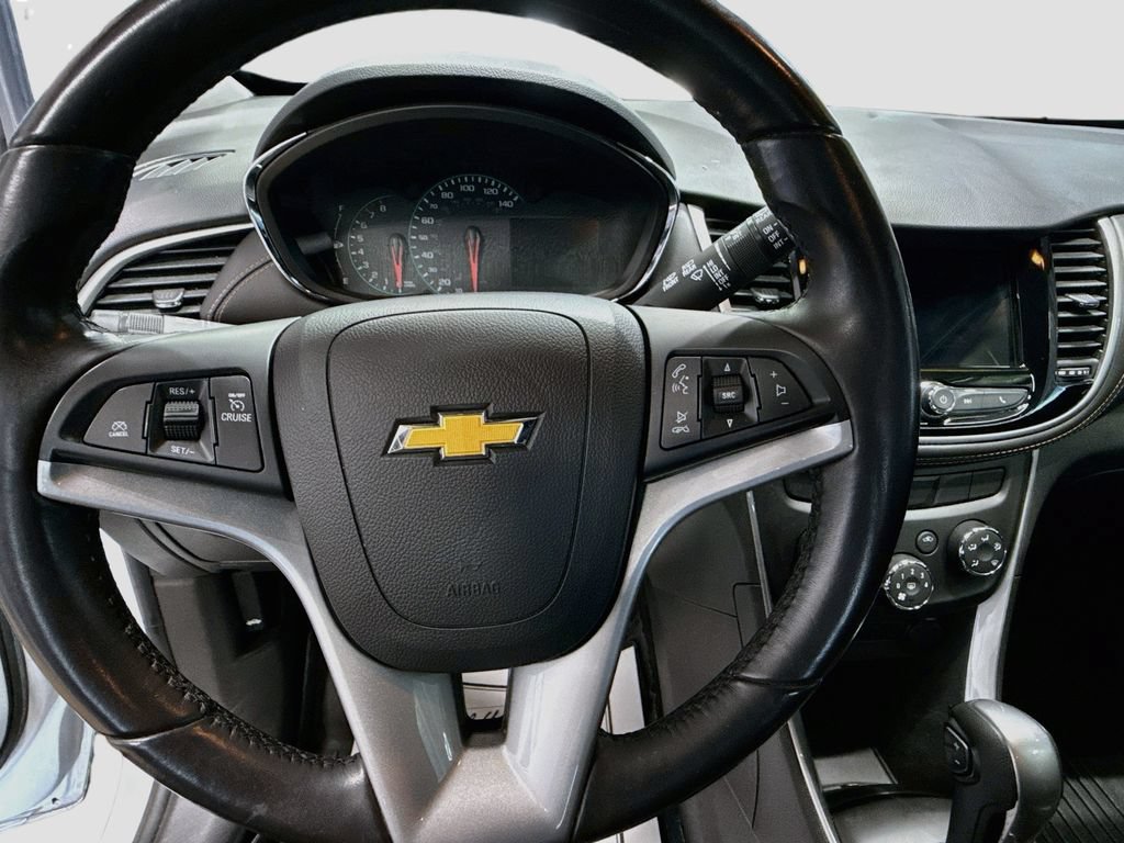 Used 2019 Chevrolet Trax LT w/ LT Convenience Package AWD/4WD image 11