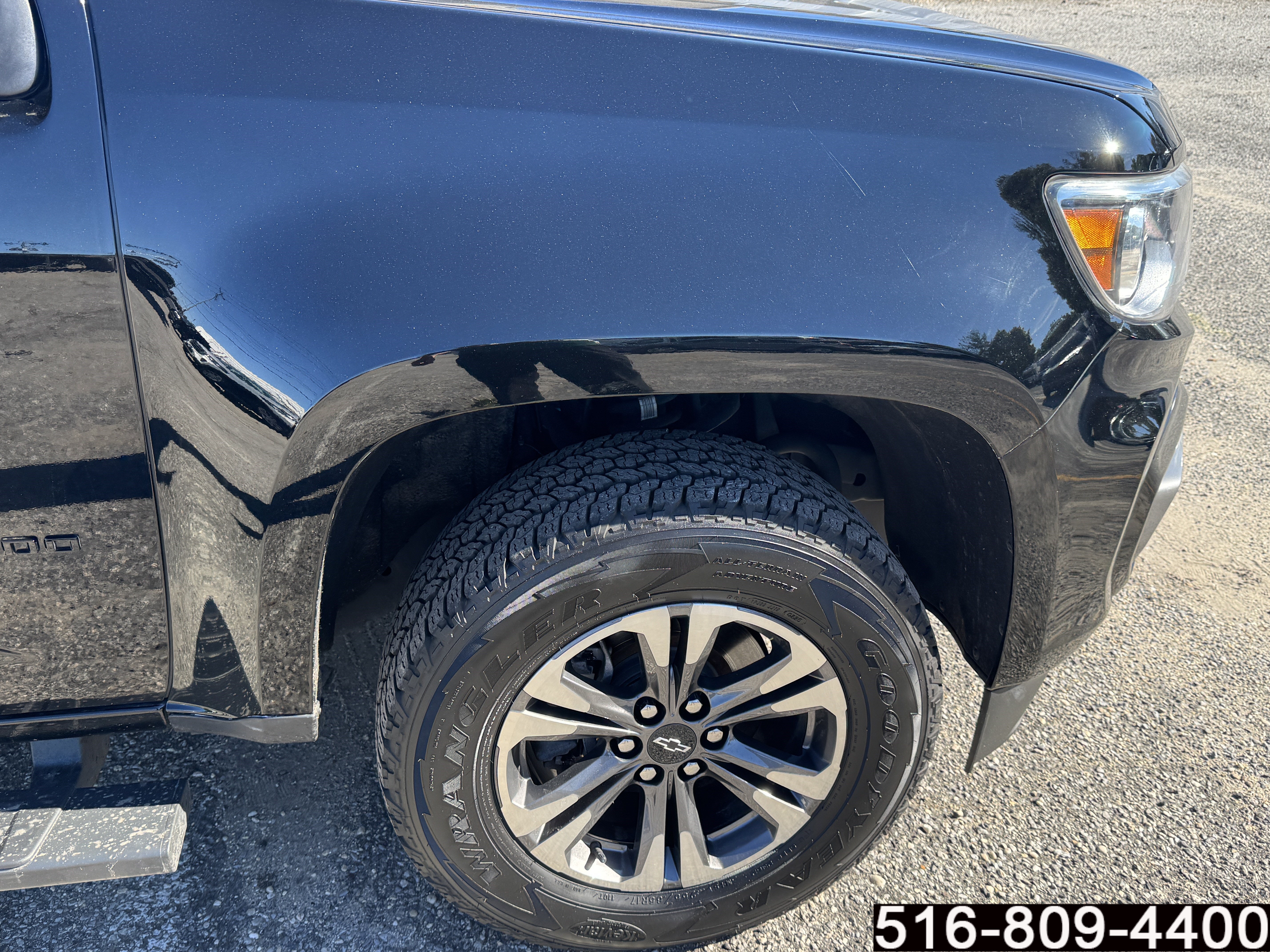 Used 2022 Chevrolet Colorado Z71 AWD/4WD image 9