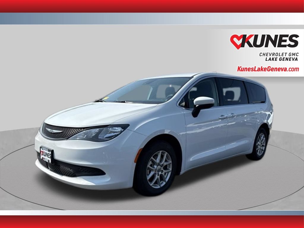 Used 2023 Chrysler Voyager LX FWD image 10