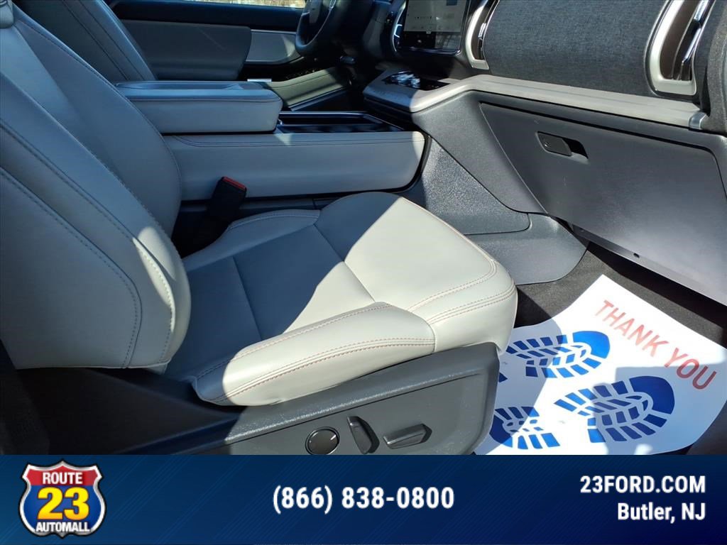 Certified 2025 Ford Expedition Max Active image 10