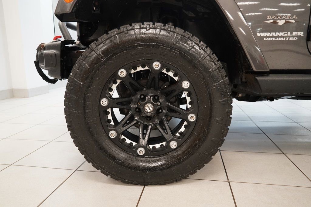 Used 2016 Jeep Wrangler Unlimited Sahara w/ Connectivity Group image 14