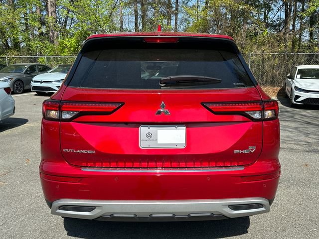 Used 2023 Mitsubishi Outlander 4WD Plug-In Hybrid image 6