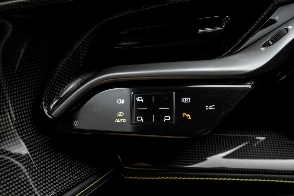 Used 2022 Ferrari SF90 Spider AWD/4WD image 25