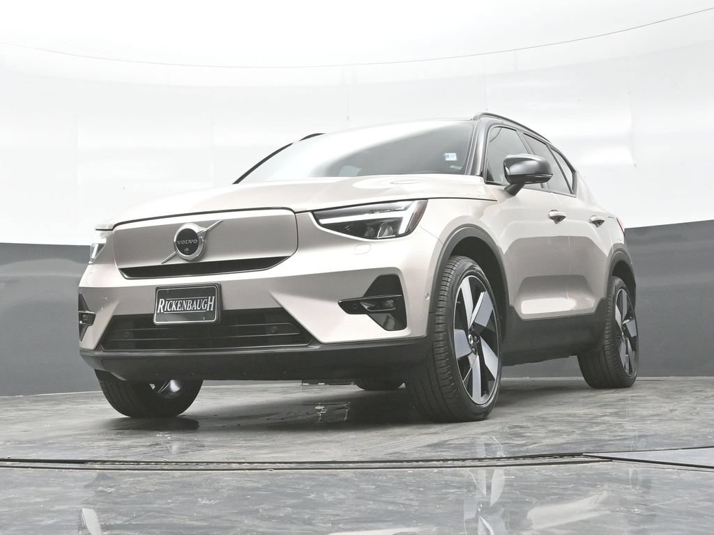 Used 2023 Volvo XC40 Recharge Plus AWD/4WD image 23