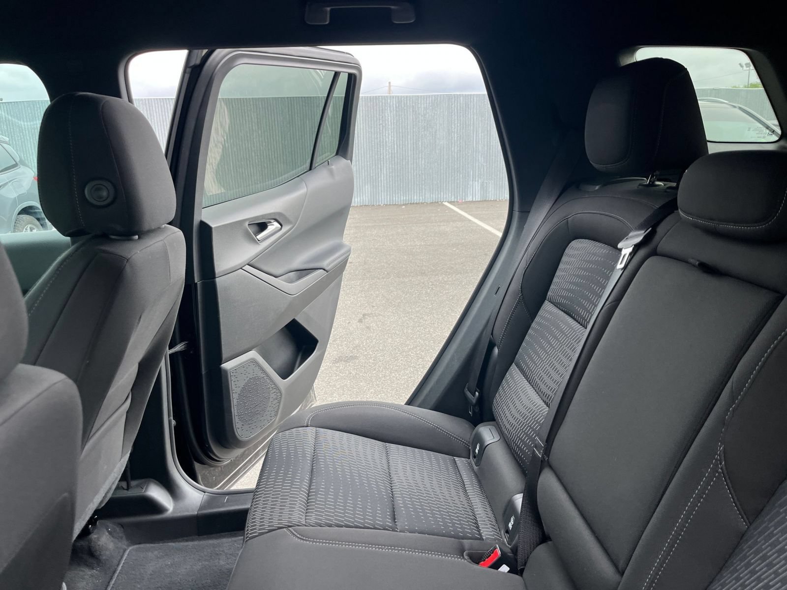 Used 2025 Chevrolet Equinox LT FWD image 39