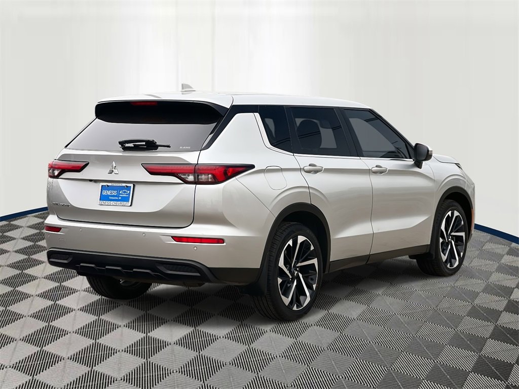 Used 2022 Mitsubishi Outlander ES image 5