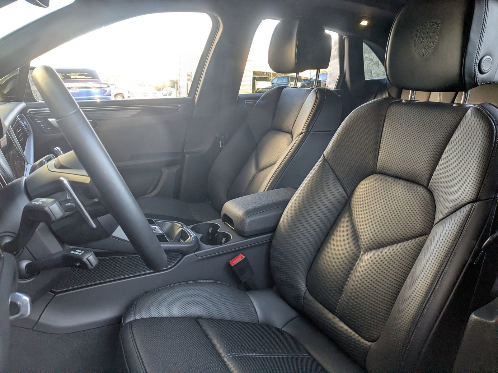 Used 2025 Porsche Macan image 5