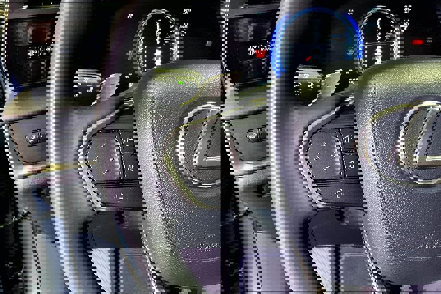 Used 2023 Lexus RZ 450e Premium w/ Technology Package image 11