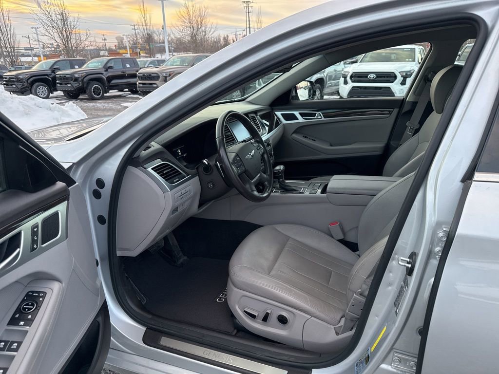 Used 2018 Genesis G80 3.8 image 8