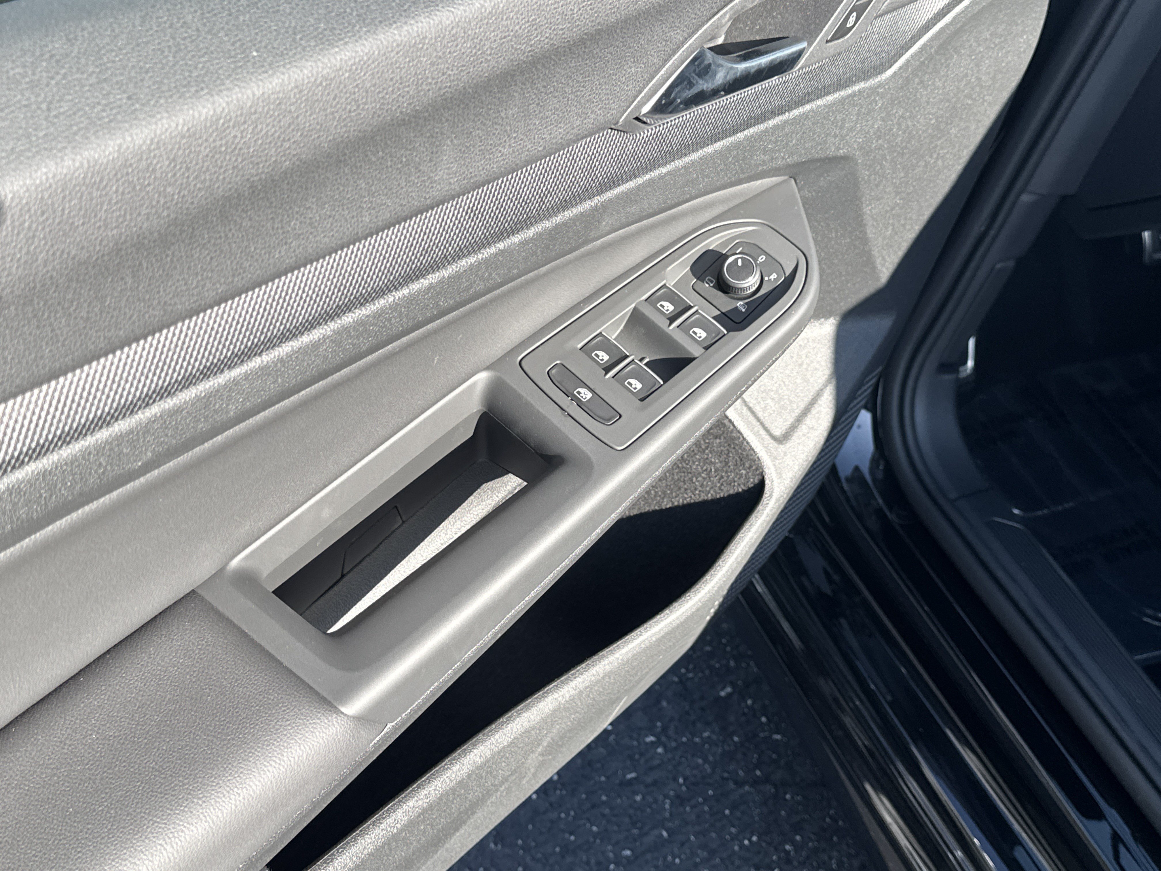 New 2026 Volkswagen Golf AWD/4WD image 13