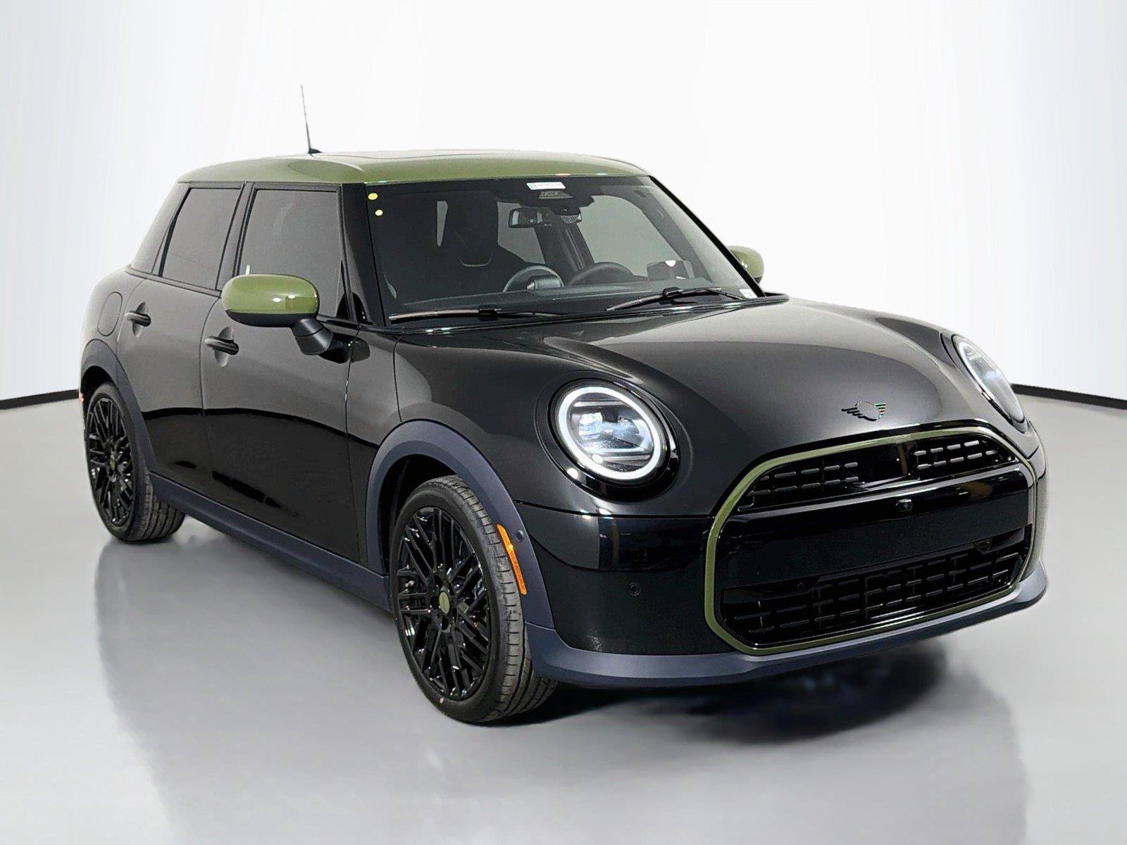 New 2027 MINI Cooper 4-Door Hardtop w/ Paul Smith Edition FWD image 3