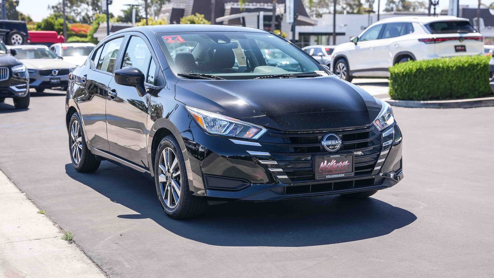 Used 2024 Nissan Versa SV FWD image 3