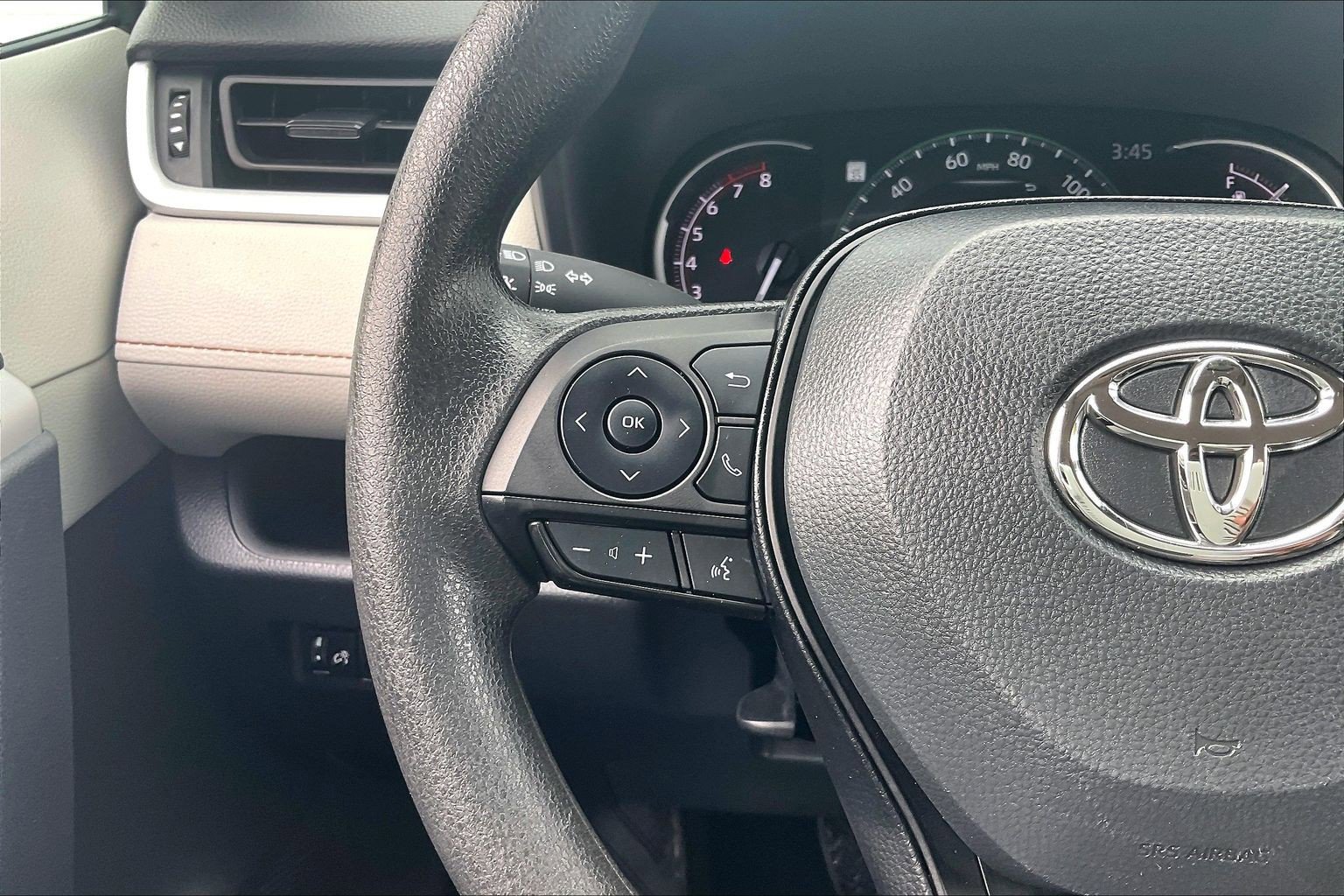 Used 2024 Toyota RAV4 XLE image 23