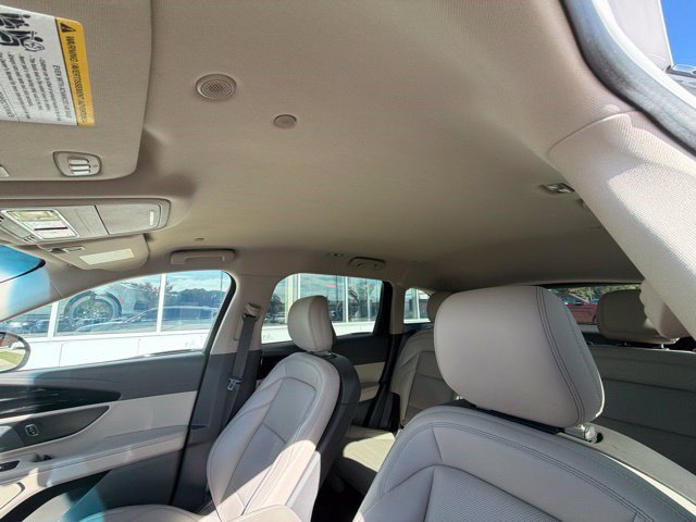 Used 2024 Lincoln Nautilus Premier AWD/4WD image 12