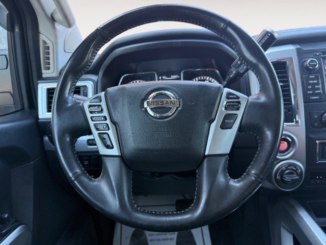 Used 2017 Nissan Titan PRO-4X AWD/4WD image 10