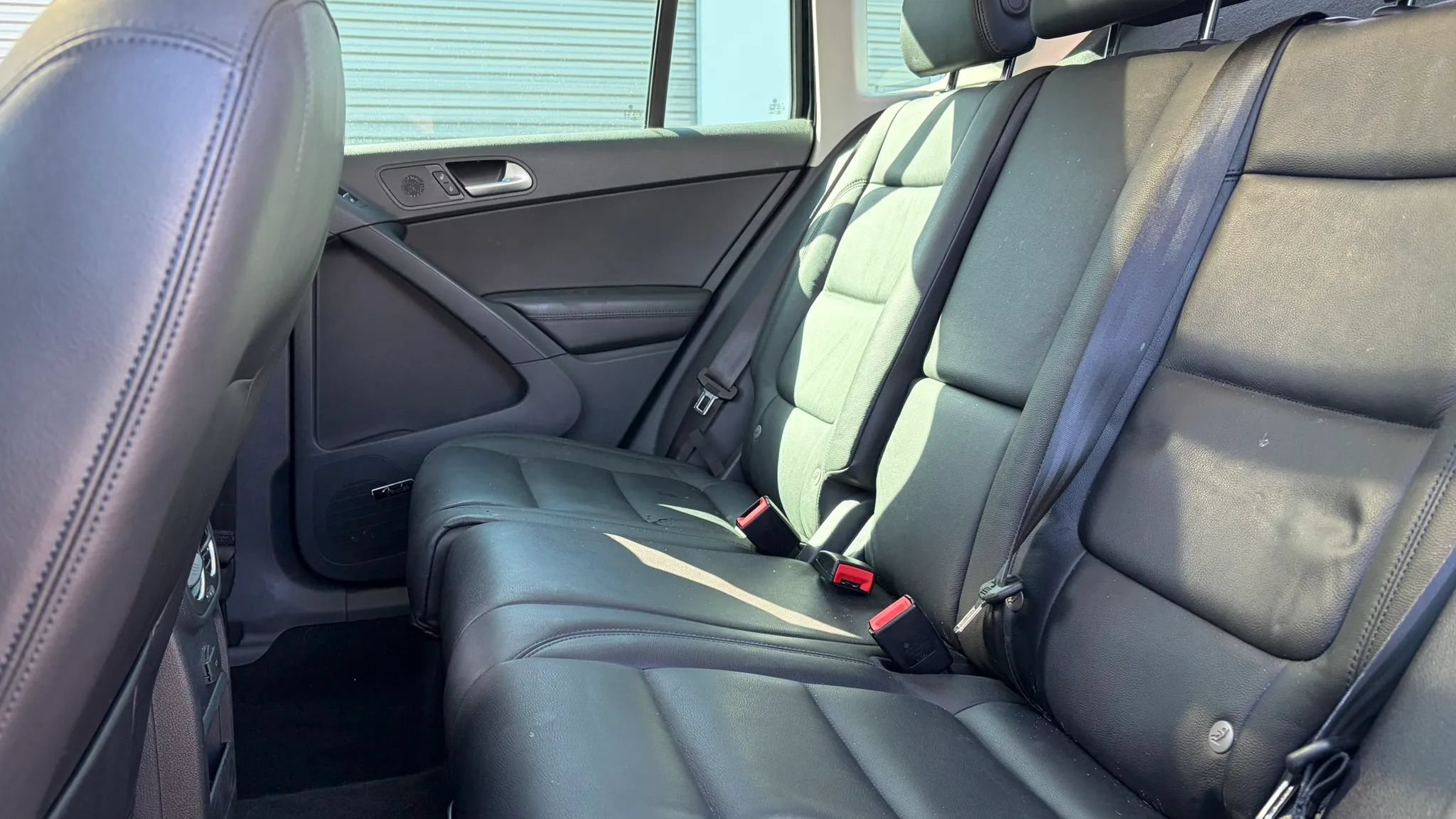 Used 2017 Volkswagen Tiguan SEL FWD image 11