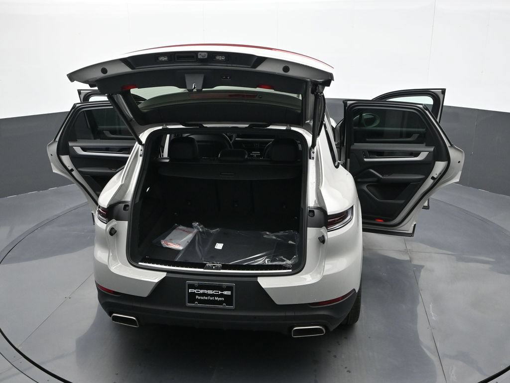 Certified 2026 Porsche Cayenne AWD/4WD image 27