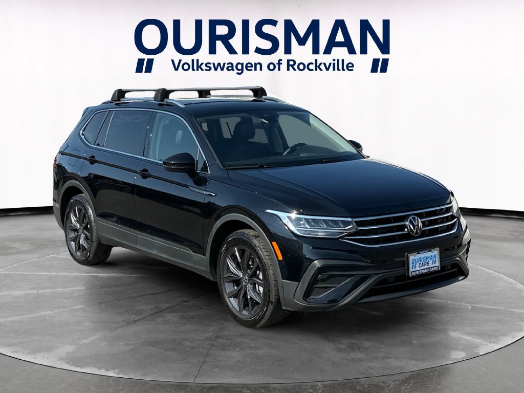 Used 2024 Volkswagen Tiguan SE AWD/4WD image 1
