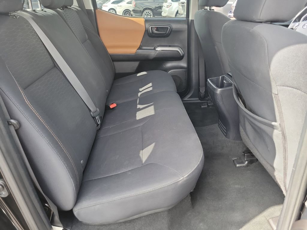 Used 2017 Toyota Tacoma SR5 w/ Tow Package AWD/4WD image 22
