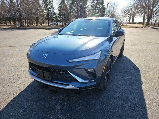 Used 2024 Buick Envista Sport Touring image 2