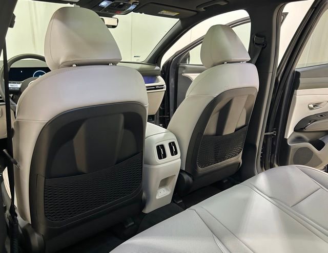 Used 2025 Hyundai Tucson Limited AWD/4WD image 16