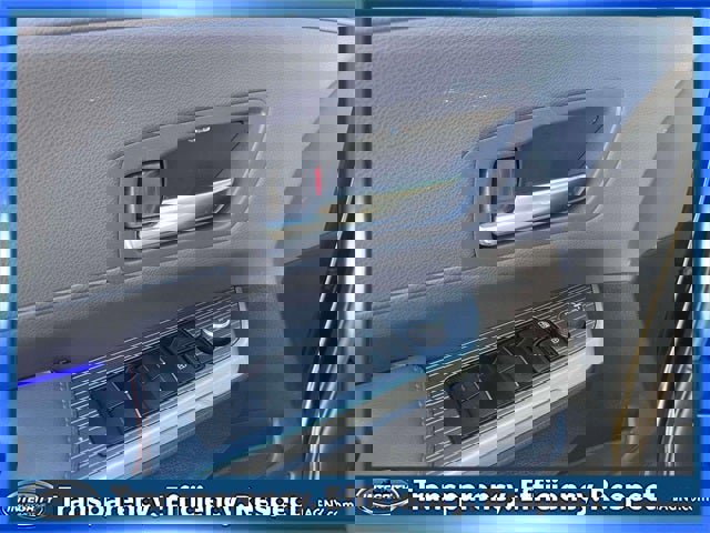 Certified 2024 Toyota Sienna XSE image 18