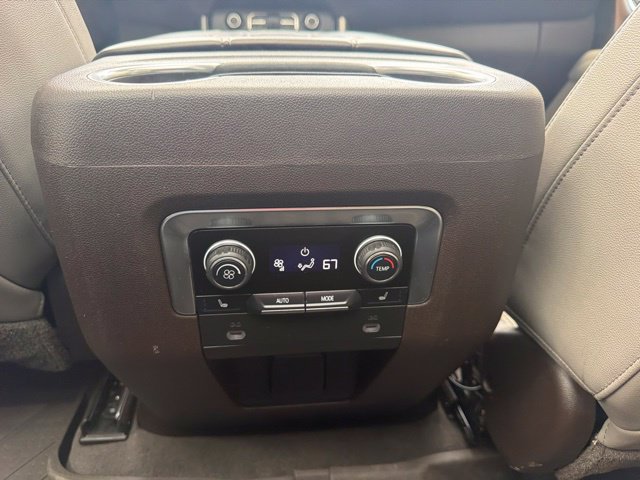 Used 2021 Chevrolet Tahoe Z71 w/ Z71 Signature Package AWD/4WD image 17