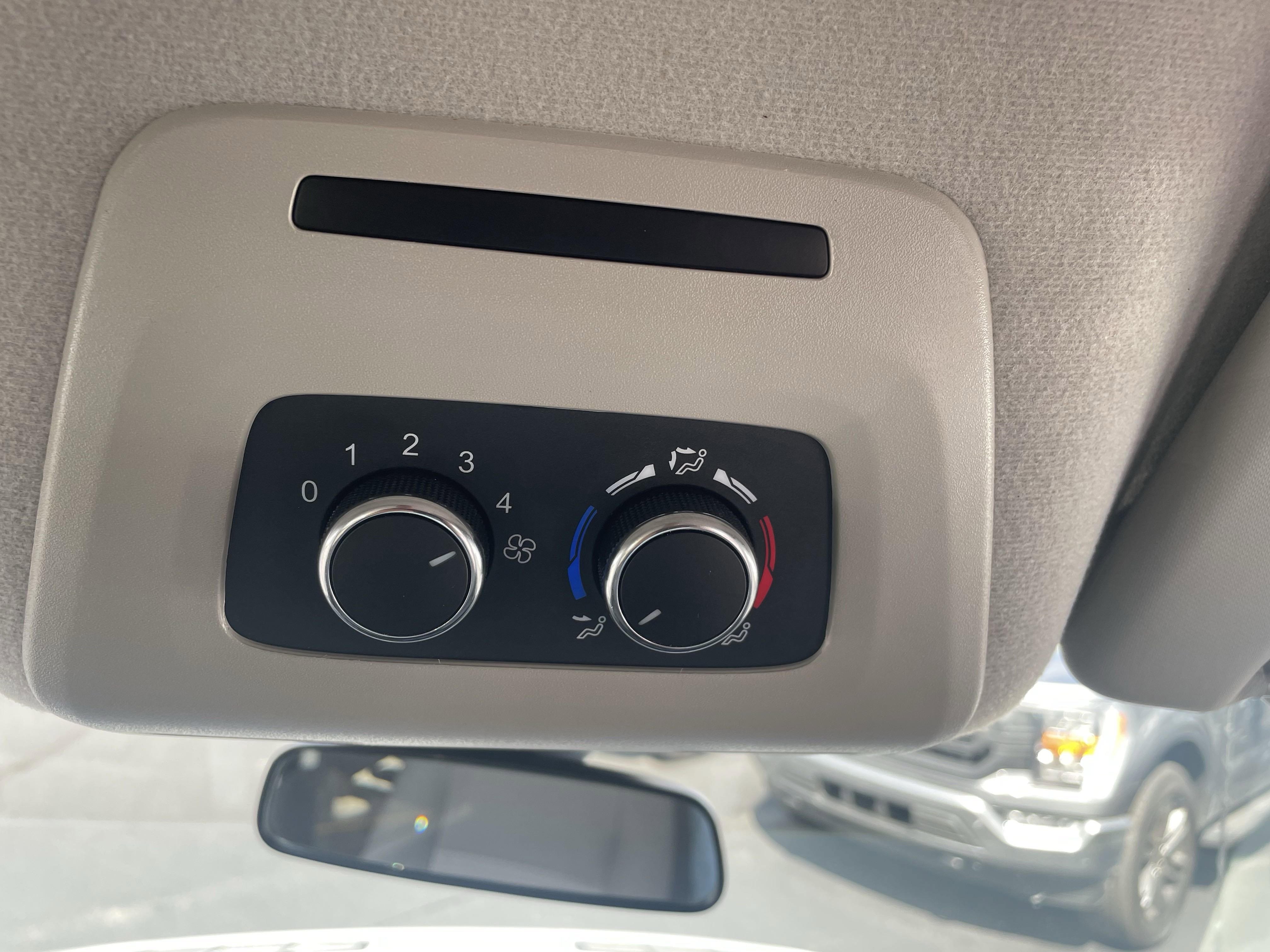 Used 2024 Ford Transit 350 XLT image 13