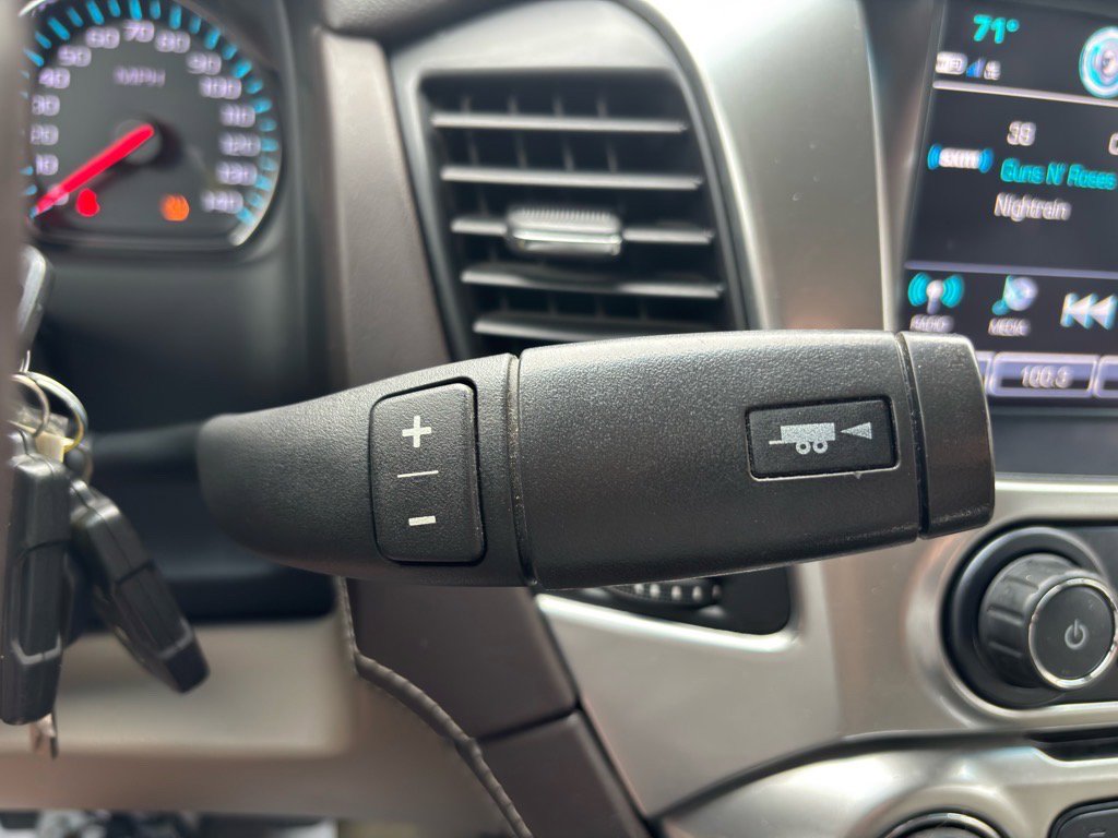 Used 2017 Chevrolet Suburban LT image 36