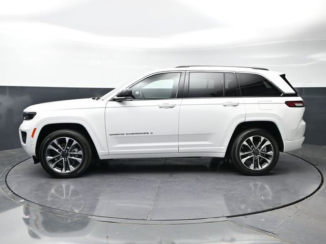 Used 2023 Jeep Grand Cherokee Overland w/ Luxury Tech Group IV AWD/4WD image 8