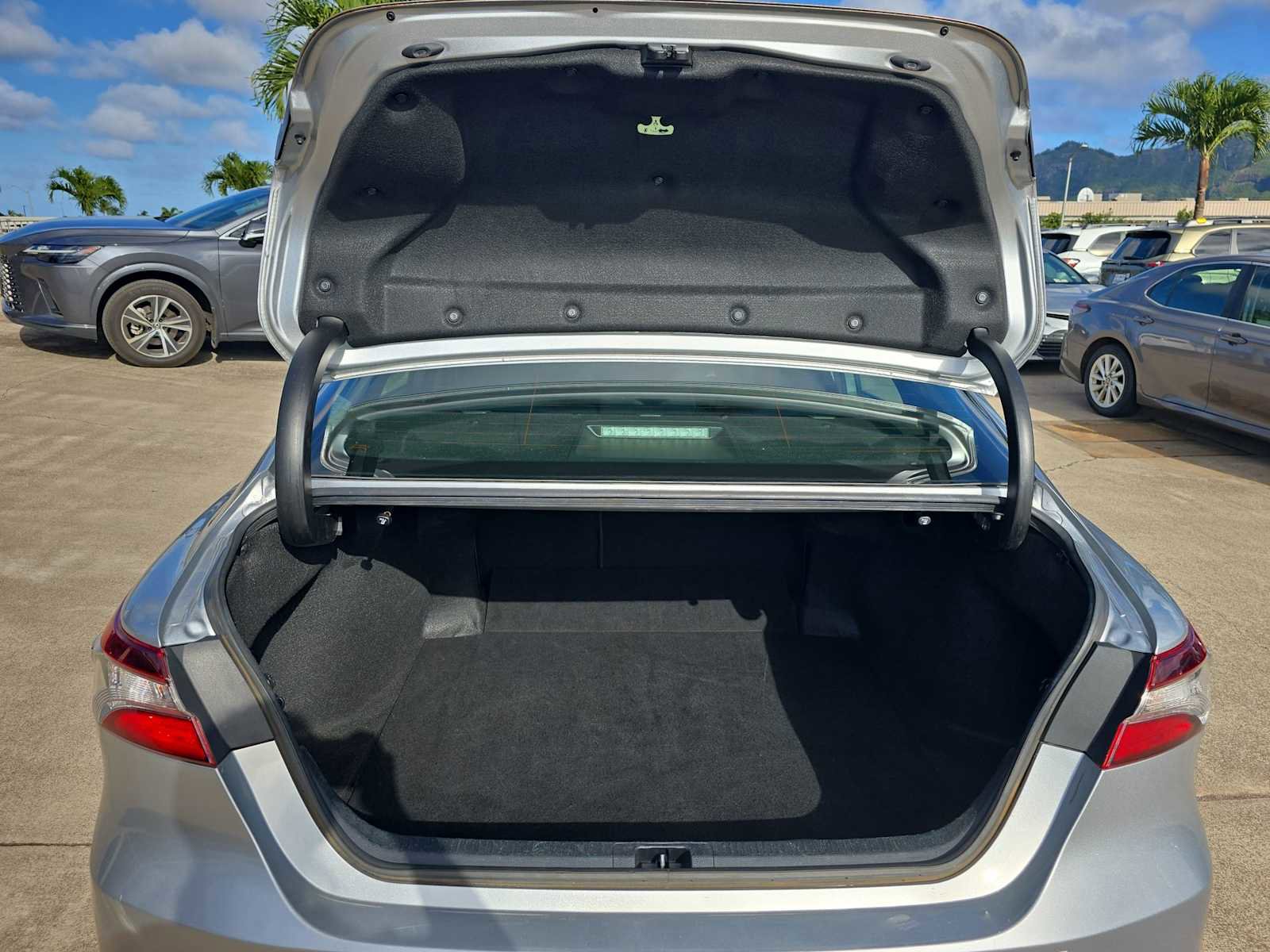 Used 2023 Toyota Camry LE FWD image 20