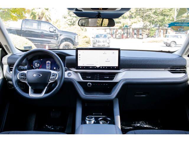Certified 2025 Ford Explorer Active AWD/4WD image 13