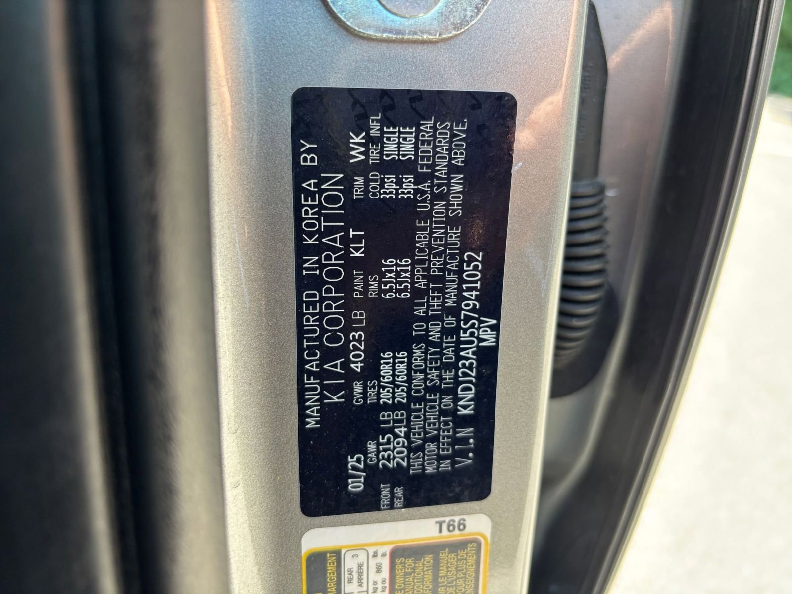 Used 2025 Kia Soul LX w/ LX Technology Package FWD image 28