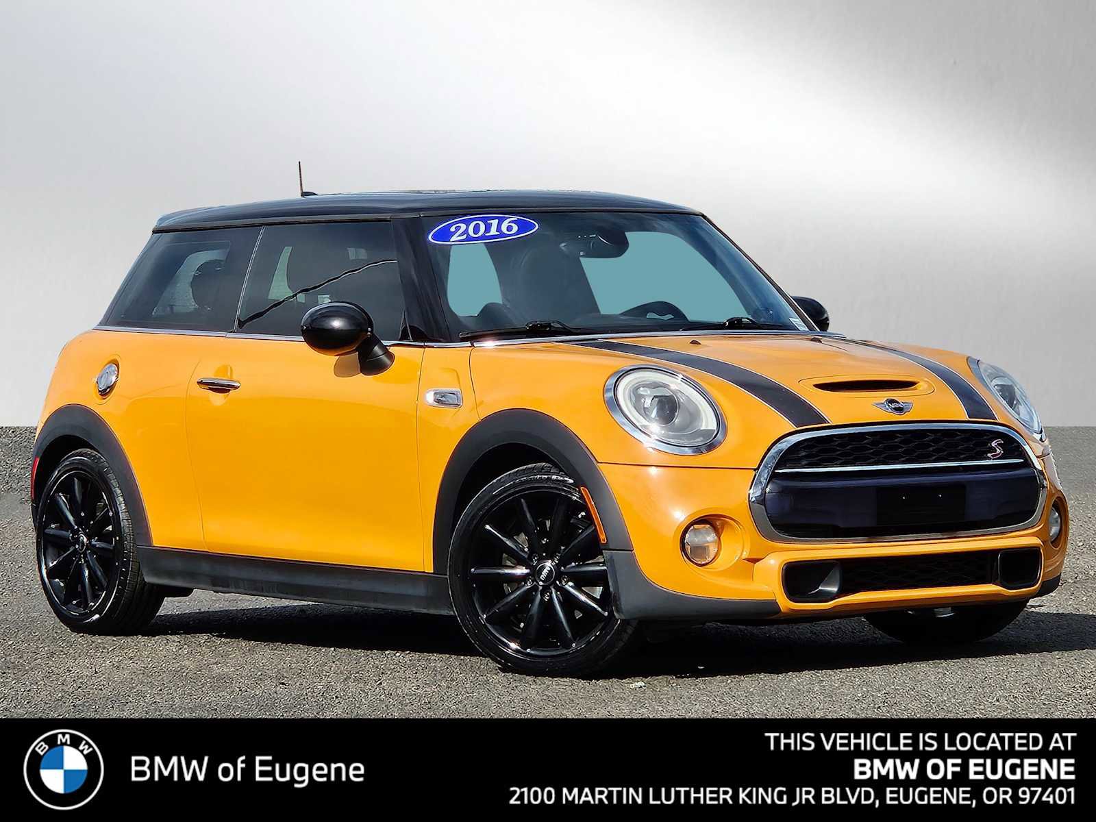 Used 2016 MINI Cooper S image 1