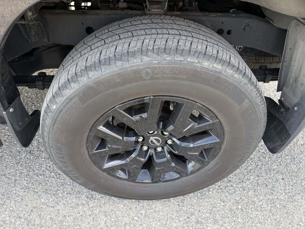 Used 2022 Nissan Frontier SV image 12