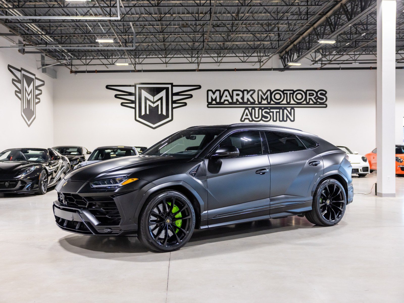Used 2022 Lamborghini Urus AWD/4WD image 1