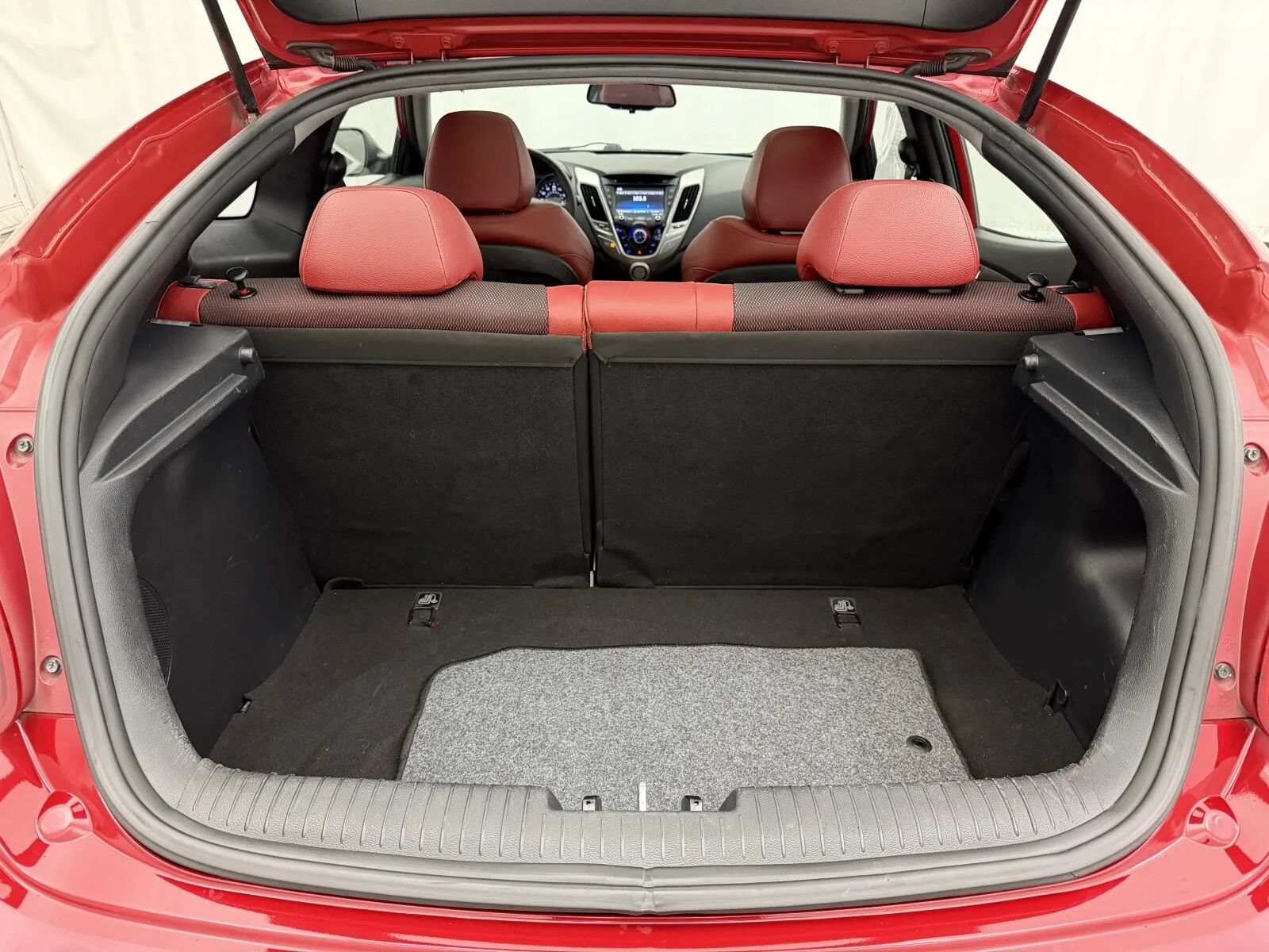 Used 2014 Hyundai Veloster w/ Style Package 02 FWD image 24