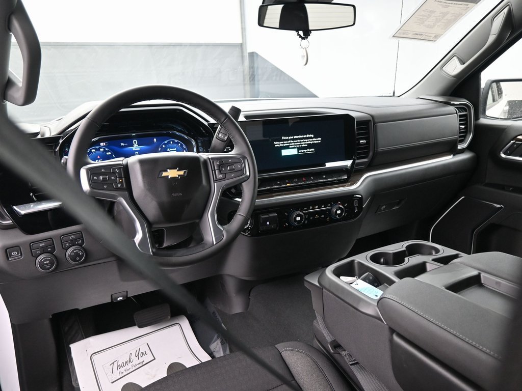 Used 2025 Chevrolet Silverado 1500 LT AWD/4WD image 9