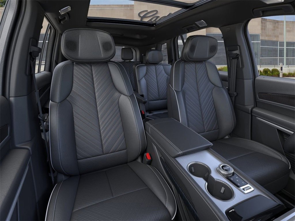 New 2026 Cadillac Vistiq Platinum image 16