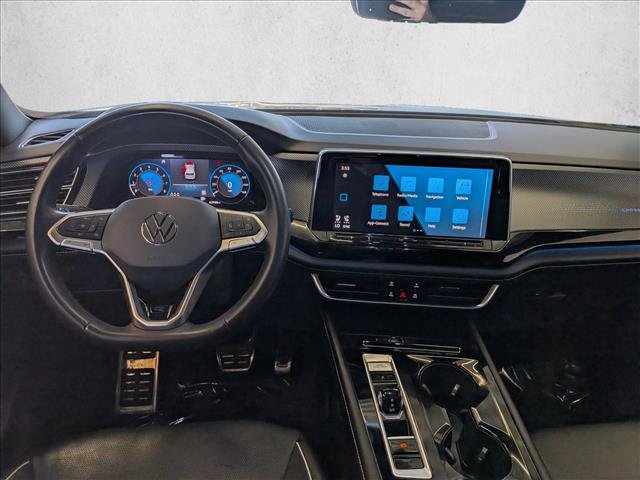 Used 2024 Volkswagen Atlas Cross Sport SEL Premium R-Line AWD/4WD image 24