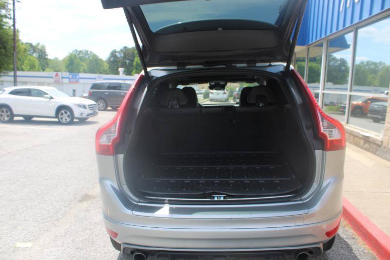 Used 2017 Volvo XC60 T6 R-Design w/ Protection Package AWD/4WD image 10